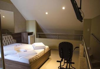 Drops Motel Porto Alegre has rooms with a private hot tub