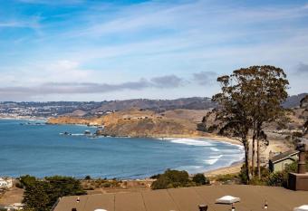 AMAZING UNOBSTRUCTED OCEAN VIEW Entire Home in Pacifica San Francisco has Balcony rooms
