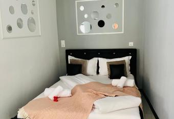 Studio Sac Voyage Ocnei allows 18 year olds to book a room