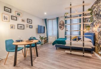 La Belle Pierre allows 18 year olds to book a room