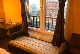 Pristina newborn rooms allows 18 year olds to book a room