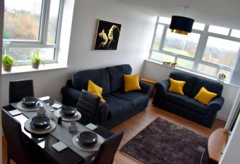 Olu Apartments Belem Tower Sefton Park has Balcony rooms