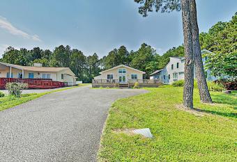 Salty Sea Life has Balcony rooms