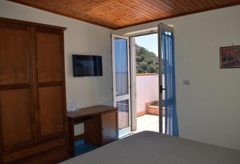 Hotel La Certosa has Balcony rooms