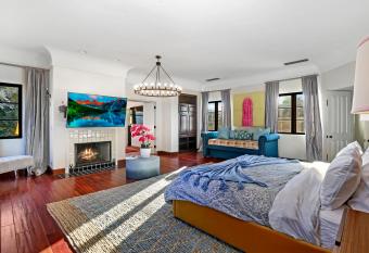 Villa Del Gallo, a Luxury Estate in Bermuda Dunes has Balcony rooms