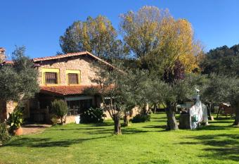 Finca Vergel allows 18 year olds to book a room