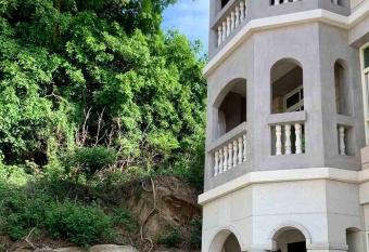 Lindou Secret Realm has Balcony rooms