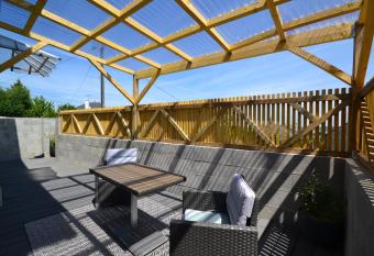 L Intimiste Baln  o Spa, pure d  tente et romantisme allows 18 year olds to book a room