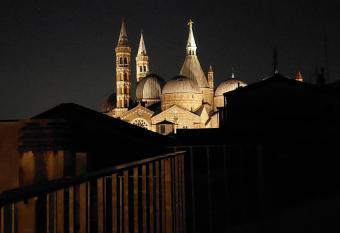 Residenza SubitoSanto  has Balcony rooms