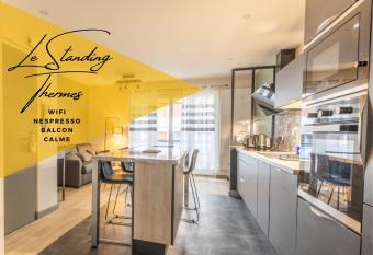 STANDING THERMES Confort allows 18 year olds to book a room