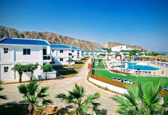 Holiday Beach Resort allows 18 year olds to book a room