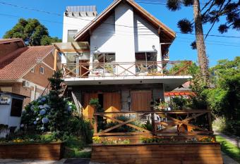 Studio do Lago has Balcony rooms