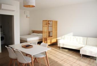 RESIDENCE BLUMAR 2 has Balcony rooms