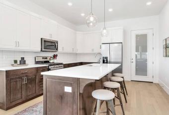 Villa 19 - LUXURY GOLF VILLA, BEST VIEW, YEAR ROUND HEATED POOL & HOT TUB! has rooms with a private hot tub