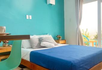 Puerta Aqua by La Puerta Hostels has Balcony rooms