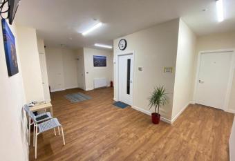 IBROX GuestHouse allows 18 year olds to book a room