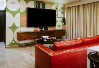 Near Border, Revoluci  n & Playas de Tijuana has Balcony rooms