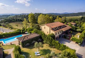 Le Volpaie allows 18 year olds to book a room