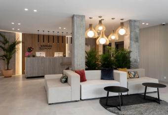 Petit Palace Vargas allows 18 year olds to book a room