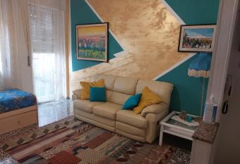 Appartamento La Fortezza allows 18 year olds to book a room