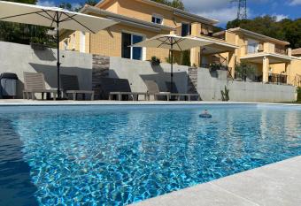 R  sidence Pasturella allows 18 year olds to book a room