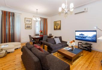 Ampio Cantone Suite allows 18 year olds to book a room