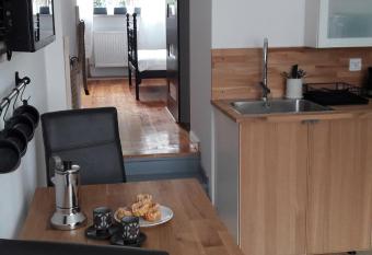 Gdynia, Sea Shell - czaruj  cy, dyskretny loft dla Pary z parkingiem - blisko dzikiej pla  y i centrum allows 18 year olds to book a room