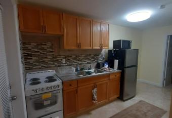 Smalls Cozy Rest allows 18 year olds to book a room