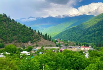                                                                - Lentekhi Mountain Inn has Balcony rooms