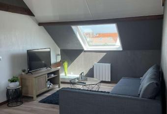 Logement Neuf et Moderne    3min de Dunkerque allows 18 year olds to book a room