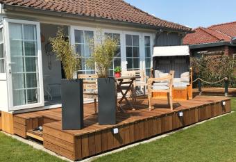 Kleines, feines Domizil - 500m von der Strandpromenade has Balcony rooms