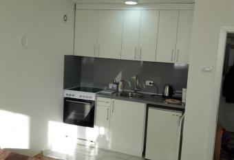 Stan na dan Simikic allows 18 year olds to book a room