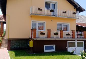 Smje  taj Kordi   has Balcony rooms