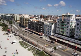 Duplex na orla da praia do forte com hidro e Wi-Fi allows 18 year olds to book a room