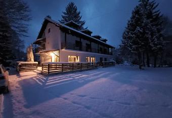 Pensiunea Vinatur has Balcony rooms