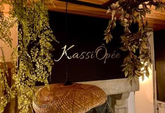 SUITE KASSIOPEE, romantisme, baln  o, sauna allows 18 year olds to book a room