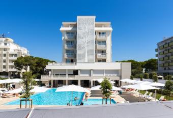 Life Hotel has Balcony rooms