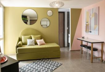 Memphis Apart By JlD Boutique has Balcony rooms