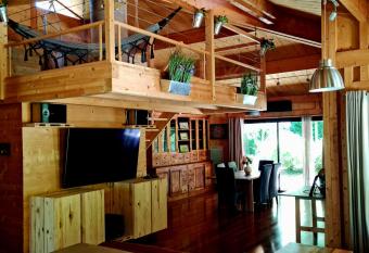 Chez Arno has Balcony rooms