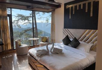 Nice View Premium Bnb allows 18 year olds to book a room