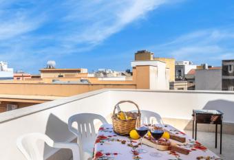 Paco House has Balcony rooms