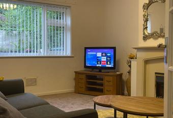 Wells Road Contractors & Leisure Apartment by Leecroft stays allows 18 year olds to book a room