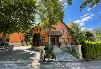 Sky Villa Brezovice has Balcony rooms