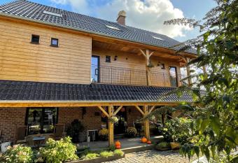 Hallerbos B&B in Bluebell Forest has Balcony rooms