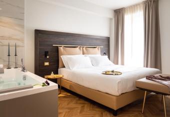 Jacuzzi Suite Home by Enjoy Garda Hotel allows 18 year olds to book a room