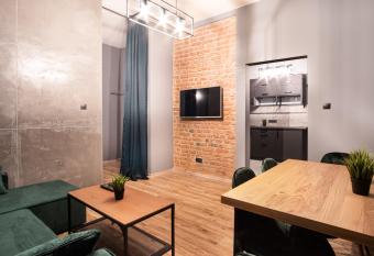 Revolution Aparts - Studio allows 18 year olds to book a room