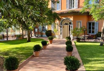 Hotel Vannucci has Balcony rooms