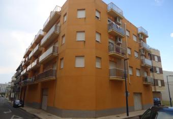 Llandels 21 has Smoking rooms