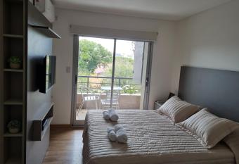 Aires de Capital Depto allows 18 year olds to book a room