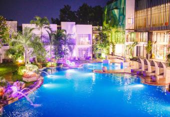 Aziza Paradise Hotel has Balcony rooms